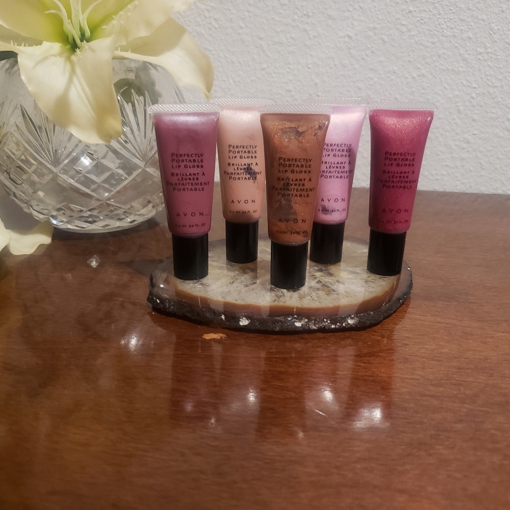 NEW, 5pcs+ 2 FREE LIP GLOSS. Avon Pefectly Portable Lip Gloss